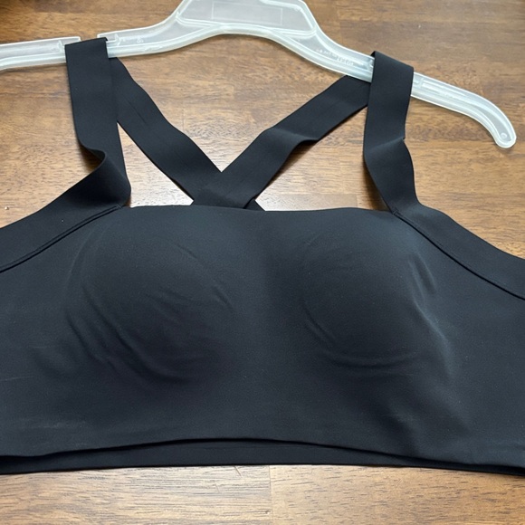 Victoria's Secret VSX Black Cross-Back Bra - Picture 1 of 8